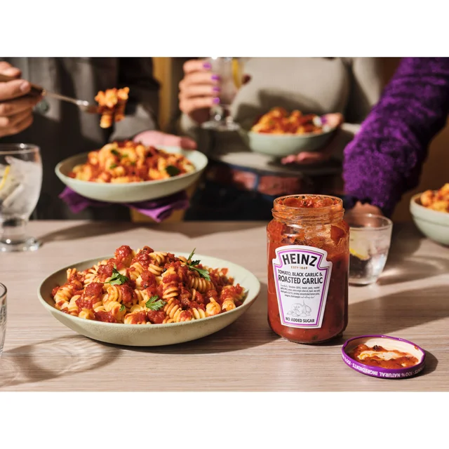Heinz Tomato, Black Garlic & Roasted Garlic Pasta Sauce 350g